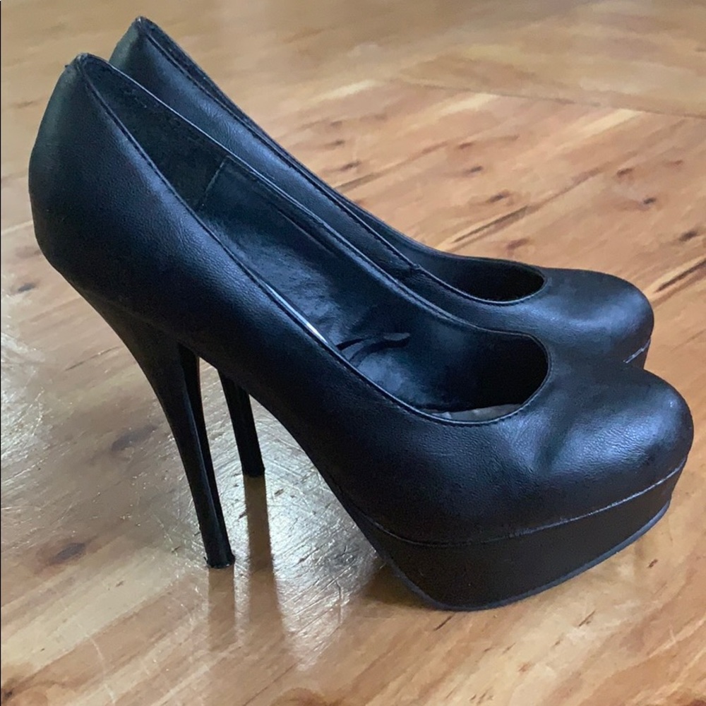 Size 7.5 Sexy plain black high heels